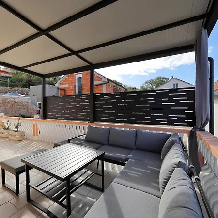 Marina, No 2 * ロバニスカ