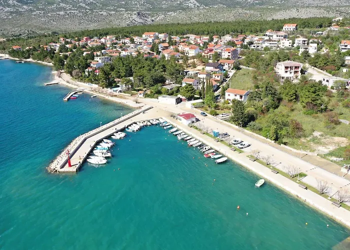 アパート Marina, No 2 ロバニスカ