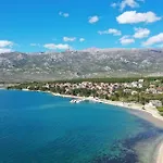 Marina, No 2 Rovanjska