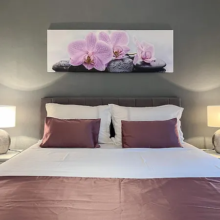 Marina, No 2 ロバニスカ