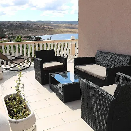 Marina, No 2 ロバニスカ