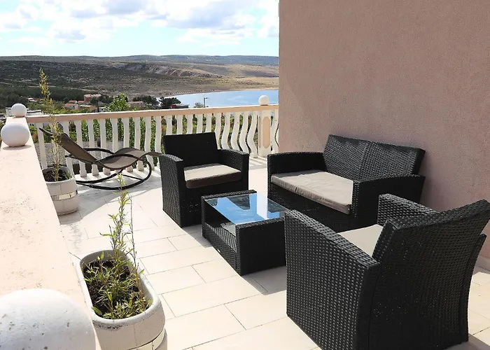 Marina, No 2 Рованьска